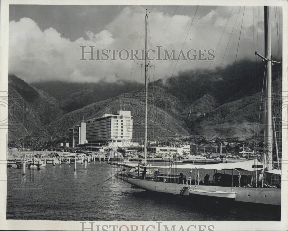 1966 Press Photo Macuto-Sheraton Hotel coast of Venezuela at foot of Andes - Historic Images