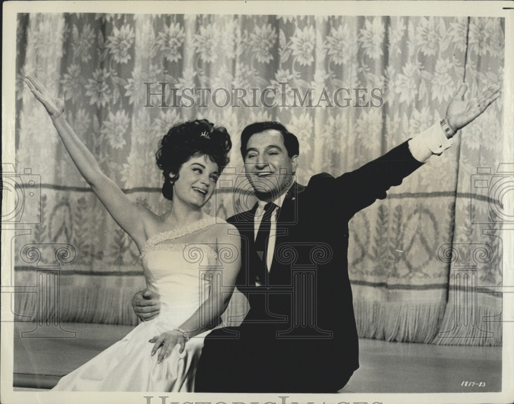 1964 Press Photo Connie Francis Danny Thomas &quot;Looking for Love&quot; - Historic Images