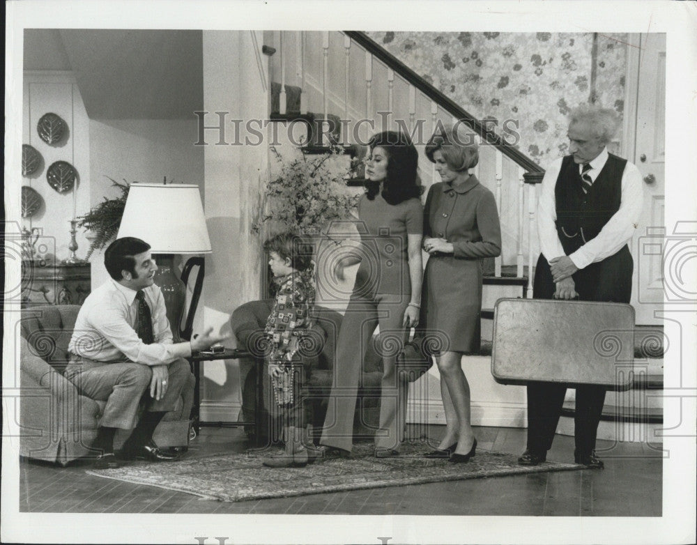 1970 Press Photo Danny Thomas Michael Hughes Sherry Jackson Marjorie Lord - Historic Images