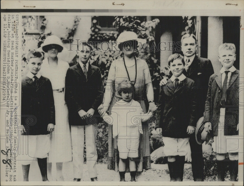 1974 Press Photo Rockefeller Family Portrait in 1920 Abby, John III, Mrs Rockefe - Historic Images