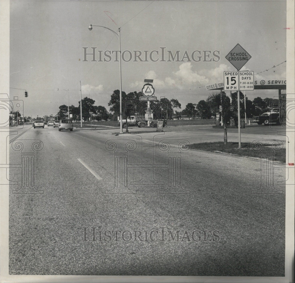 1962 Press Photo Critisism of New Sign Placement by Venice Police Chief - Historic Images