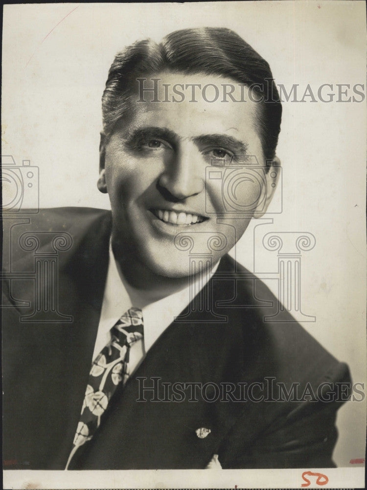 1946 Press Photo Meredith Willson on &quot;Sparkle Time with Meredith Willson&quot; - Historic Images