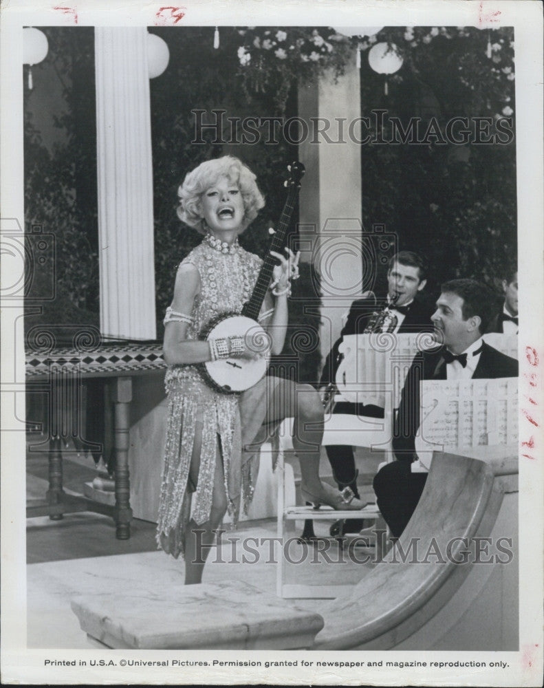 1967 Press Photo Carol Channing in Musical &quot;I&#39;m a Jazz Baby&quot; - Historic Images