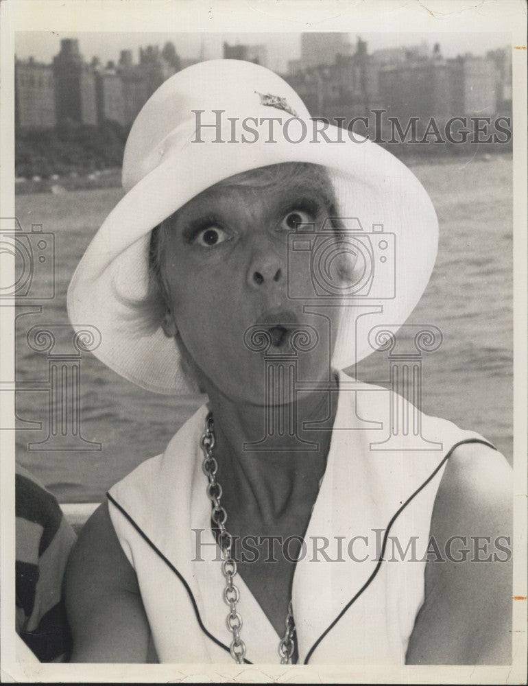 1964 Press Photo Actress Carol Channing &quot;Hello Dolly&quot; - Historic Images