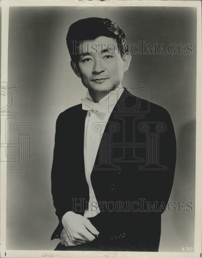 1957 Press Photo Japanese Conductor Seiji Ozawa - Historic Images