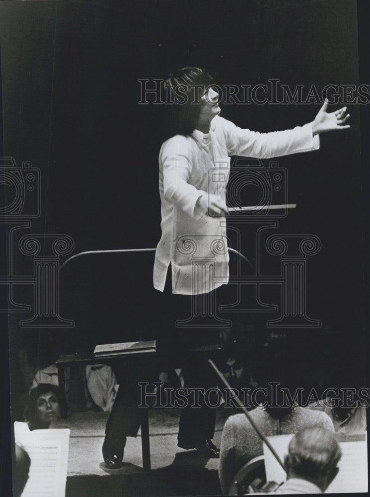 1974 Press Photo Seiji Ozawa Boston Symphony Orchestra - Historic Images