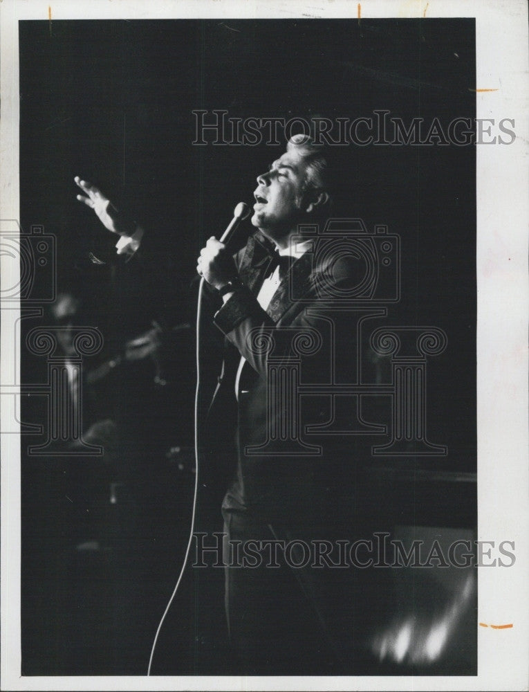 1971 Press Photo Singer Jerry Vale - Historic Images