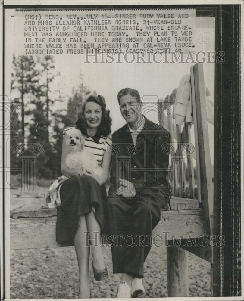 1949 Press Photo Singer Rudy Vallee Miss Eleanor Norrris announce engagement - Historic Images