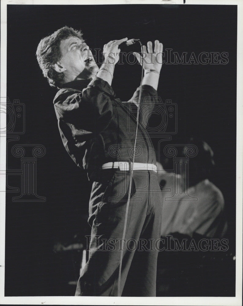 1985 Press Photo Frankie Valli, American Singer, frontman of the Four Seasons. - Historic Images