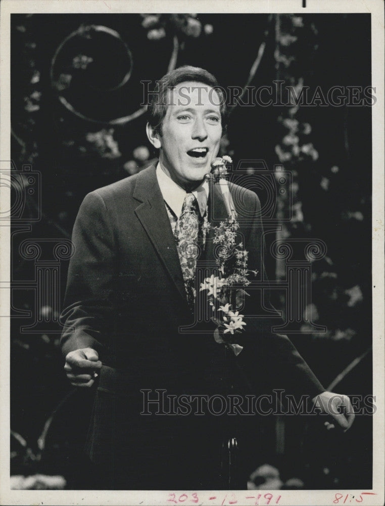 1969 Press Photo Singer Andy Williams On NBC/TV&#39;s  &quot;The Andy Williams Show&quot; - Historic Images