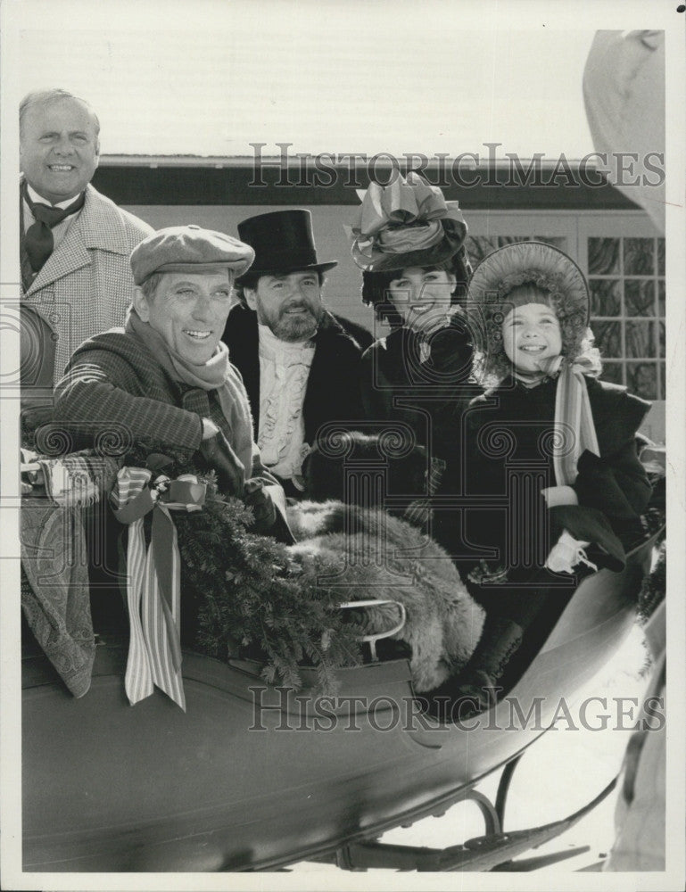 1982 Press Photo Singer Andy Williams, Actors Dick Van Patten And Aileen Quinn - Historic Images