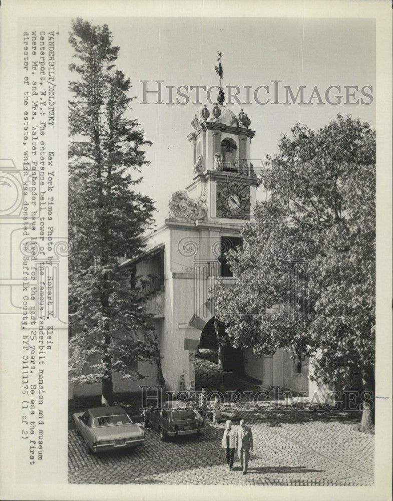 1975 Press Photo The entrance belltower of the Vanderbilt mansion - Historic Images