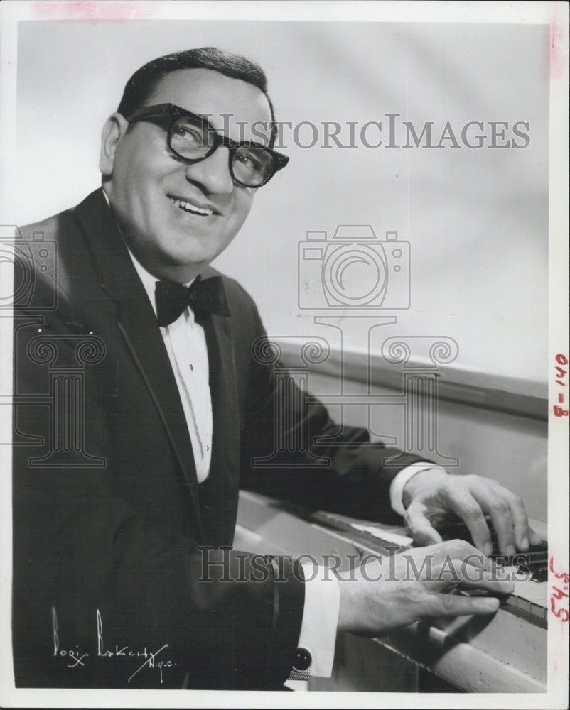 1967 Press Photo Musician Krazy Aldo at the piano - Historic Images