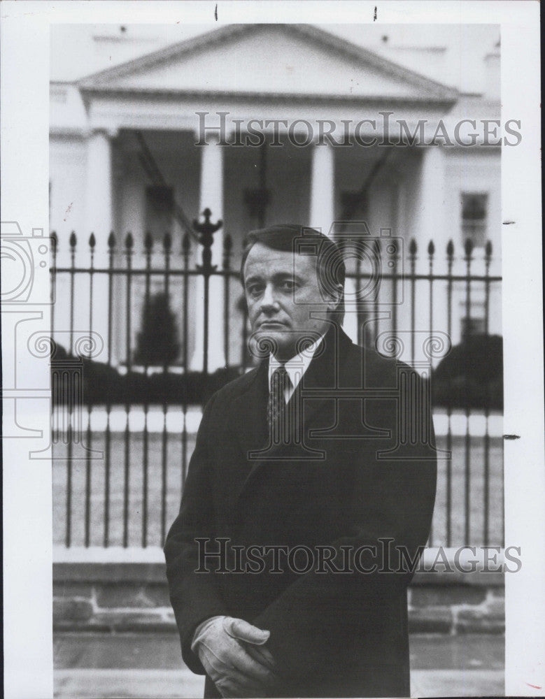 1980 Press Photo &quot;The Centennial &quot; Robert Vaughn stars - Historic Images