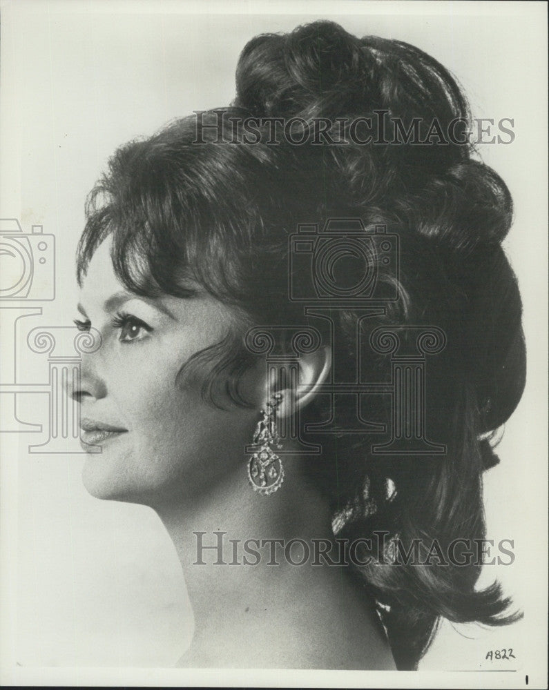 1969 Press Photo Model Gianna D&#39;Angelo Shows Off New Hair Style - Historic Images