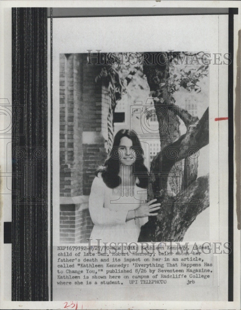 1970 Press Photo Kathleen Kennedy Writes Article for &quot;Seventeen Magazine&quot; - Historic Images