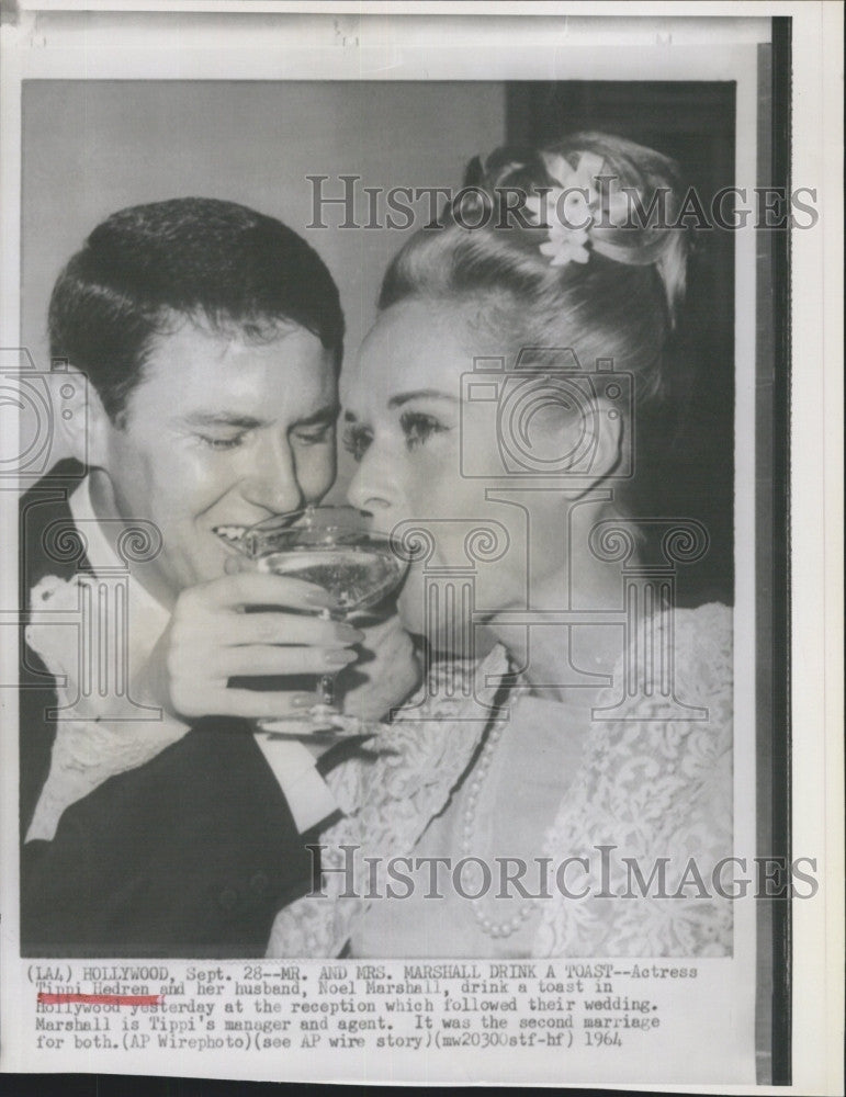 1964 Press Photo Actress Tippi Hedren &amp; New Husband Noel Marshall - Historic Images