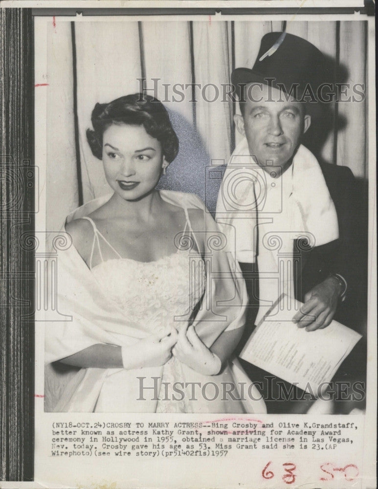 1957 Press Photo Bing Crosby &amp; Actress Kathy Grant Obtain Marriage License - Historic Images