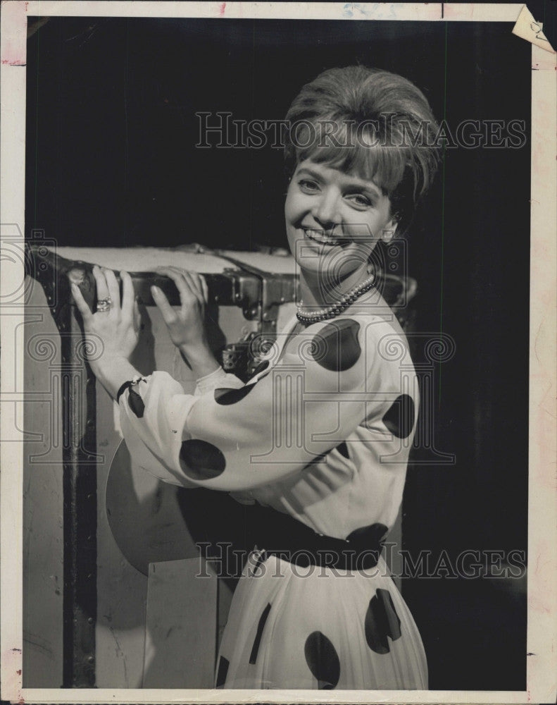 1964 Press Photo Florence Henderson  on &quot;The Bell Telephone Hour&quot; - Historic Images