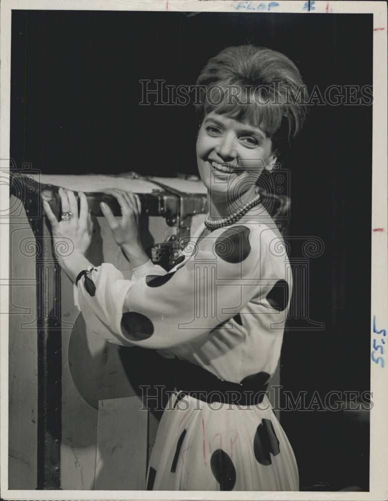 1964 Press Photo Florence Henderson  on &quot;The Bell Telephone Hour&quot; - Historic Images