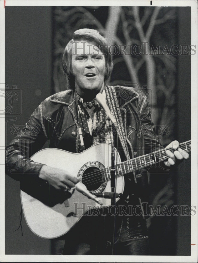 1975 Press Photo  Glen Campbell  &quot;The Midnight Special&quot; - Historic Images