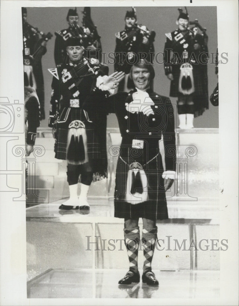 1974 Press Photo  Glen Campbell&quot;Chey presents The Campbells are Coming&quot; - Historic Images