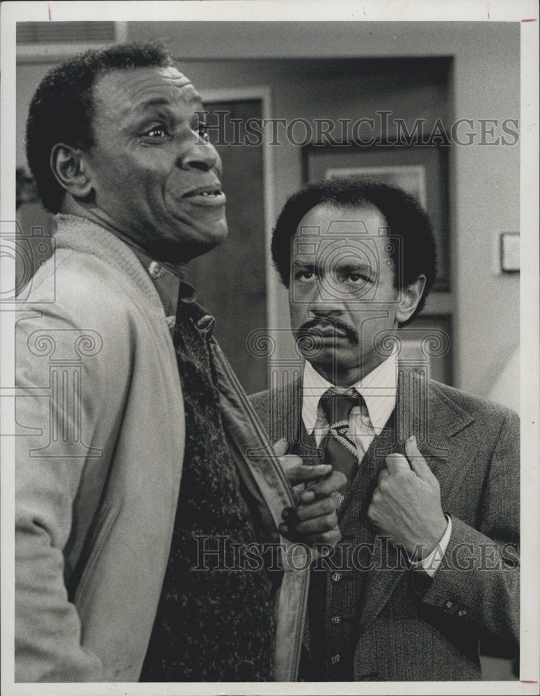 1975 Press Photo Moses Gunn, Sherman Hemsley on &quot;The Jeffersons&quot; - Historic Images