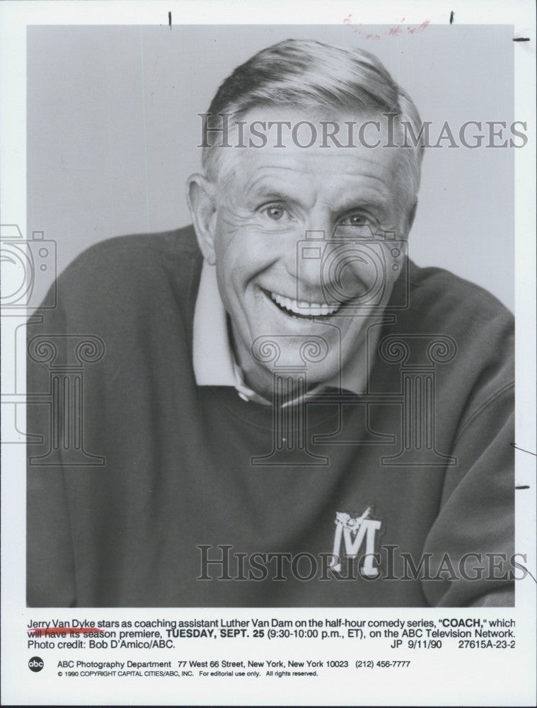 1990 Press Photo Jerry Van Dyke as coach Luther Van Dam in &quot;Coach&quot;. - Historic Images