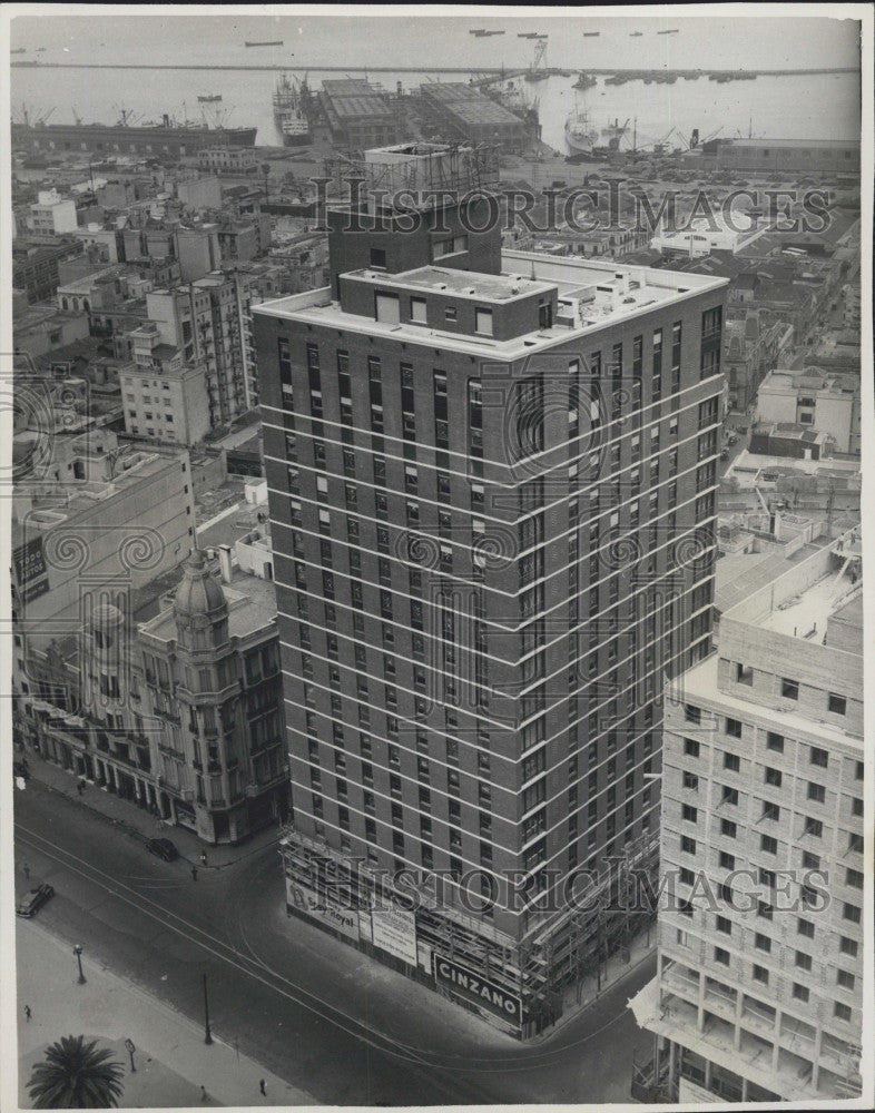 Press Photo The Victoria Plaza Hotel In Montevideo, Uruguay Under Construction - Historic Images