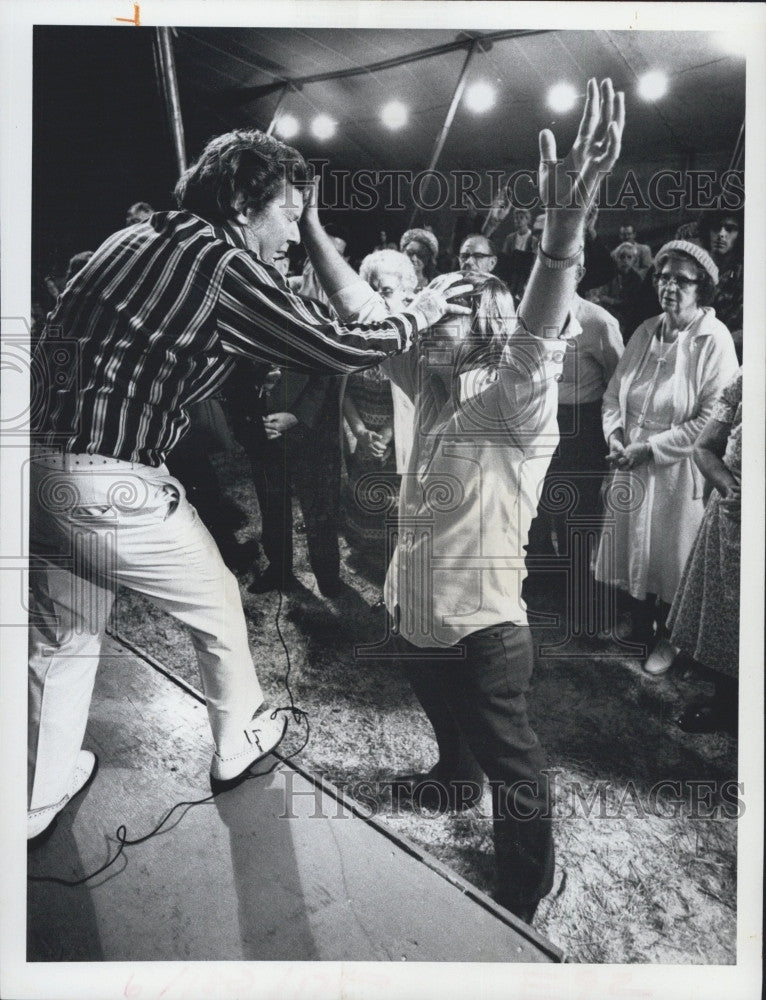 1972 Press Photo Daniel Walker Lays Hands on Young John - Historic Images