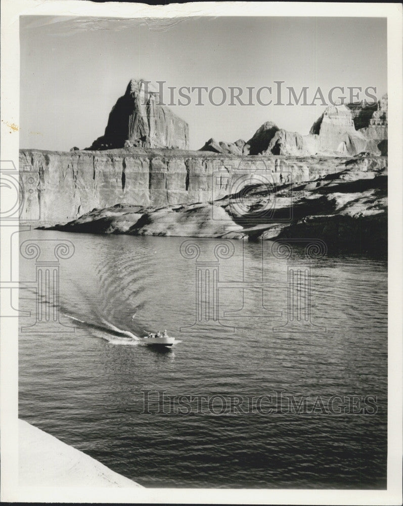 1963 Press Photo Boat on lake in the mountains of Utah - Historic Images