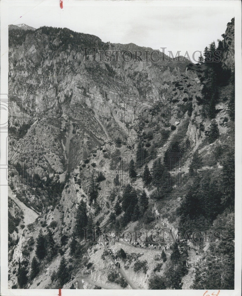 1958 Press Photo Nature scenes of mountains in Utah, Timpanogos Cave area - Historic Images