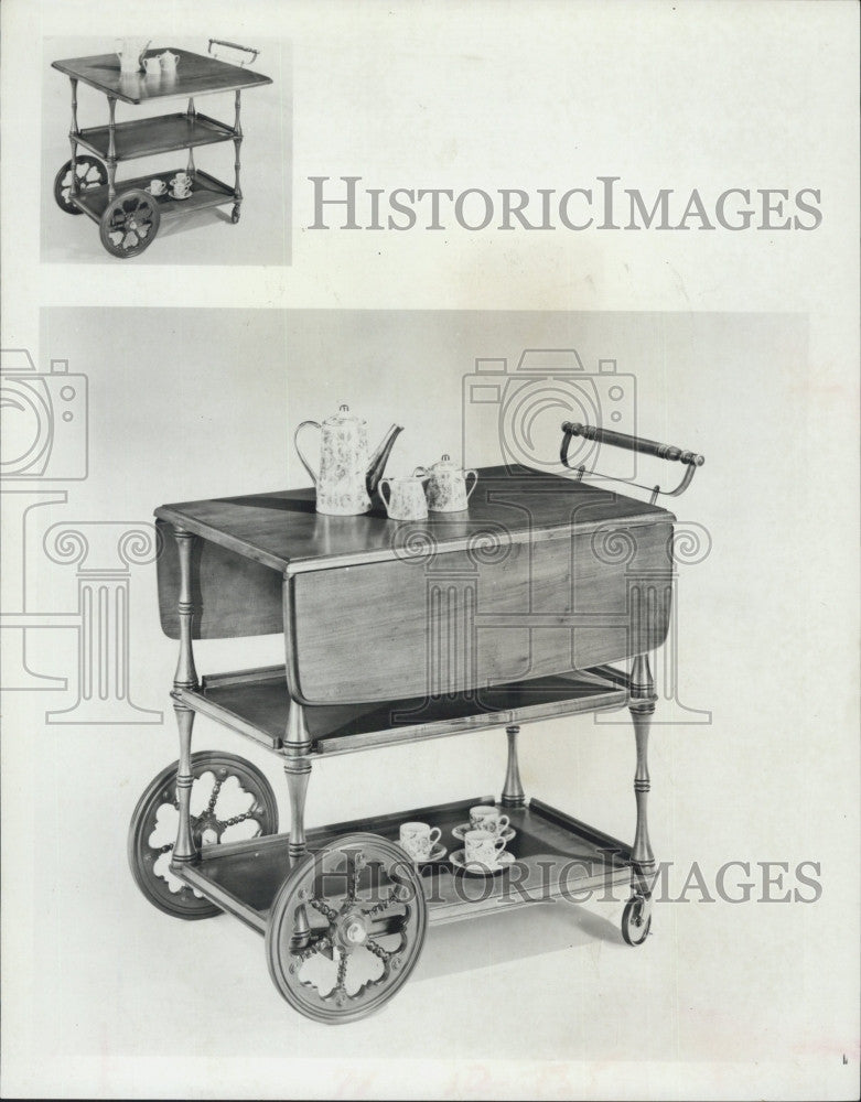 1958 Press Photo Mobil Serving Cart - Historic Images