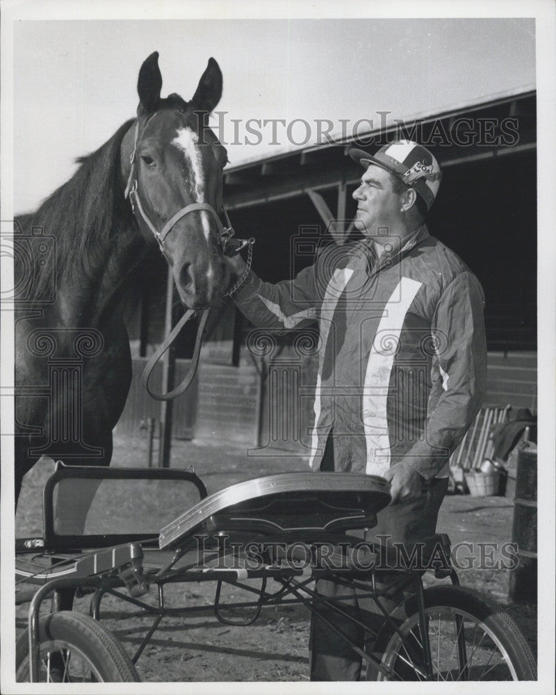 1965 Press Photo Charlie Marsh with Black Sire, Suffolk Downs Race Horse - Historic Images