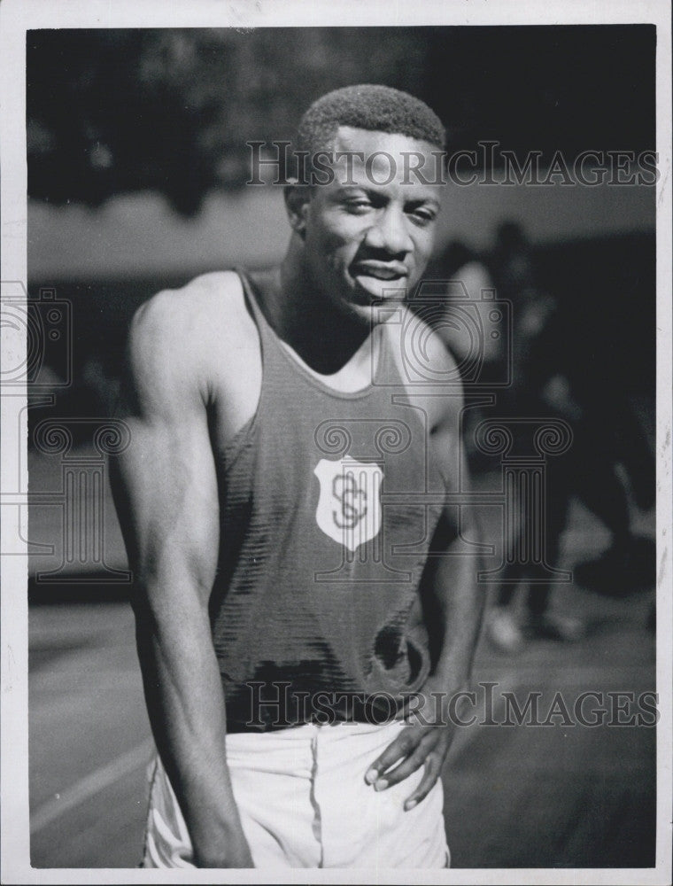 1968 Press Photo Track Runner Earl McCullough - Historic Images