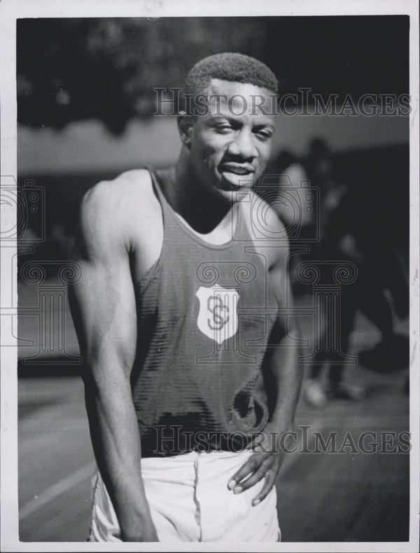 Track Runner Earl McCullough 1968 Vintage Press Photo Print Historic Images