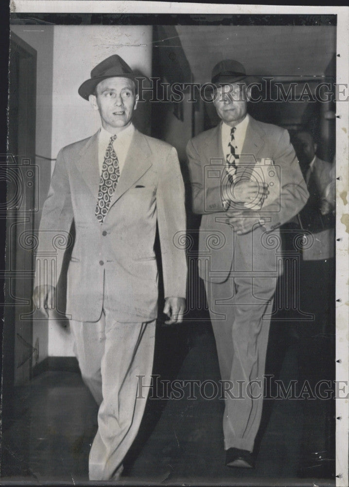 1949 Press Photo Stephen Waitkus and Paul Kaspar at Hospital - Historic Images