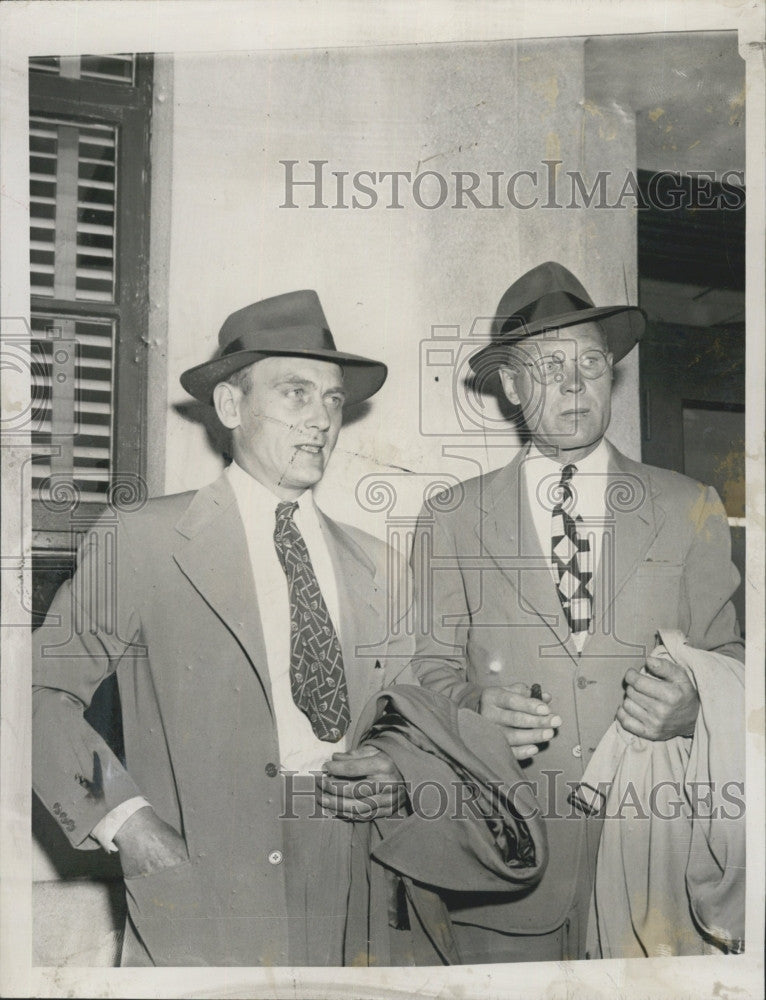 1949 Press Photo Paul Kasperwicz and Stan Waitkus, Father of Late Ball Player - Historic Images