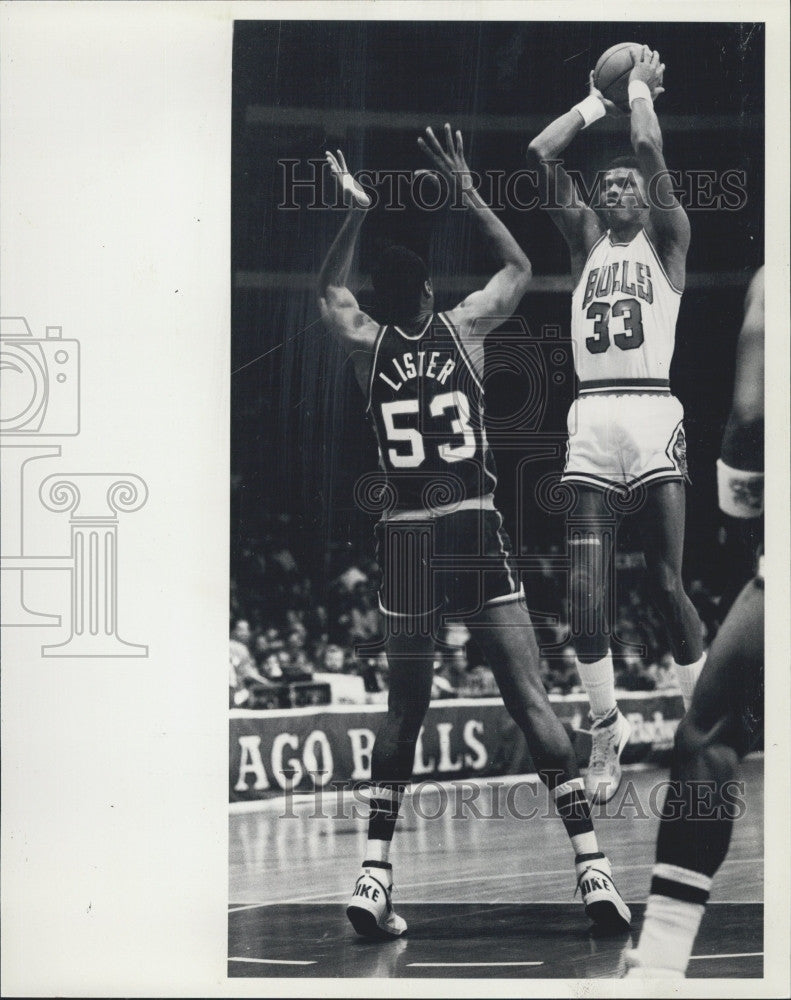 1985 Press Photo Bulls Jawann Oldham Against Bucks - Historic Images