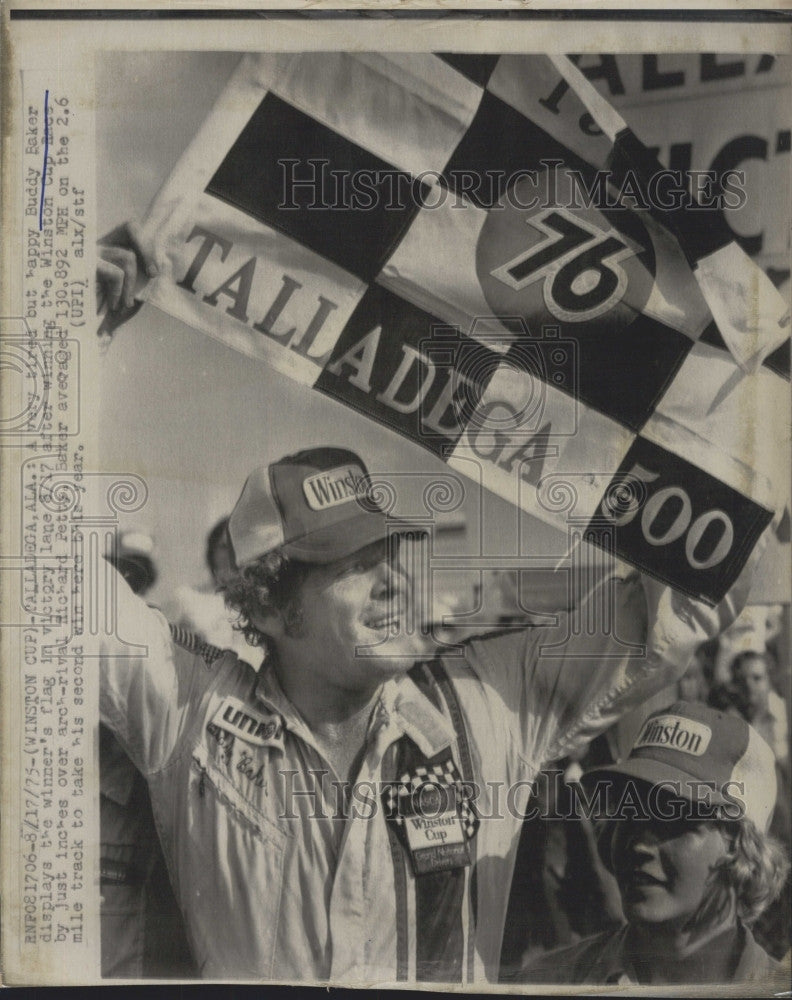 1975 Press Photo Buddy Baker Victory lane after winning Winston Cup Race - Historic Images