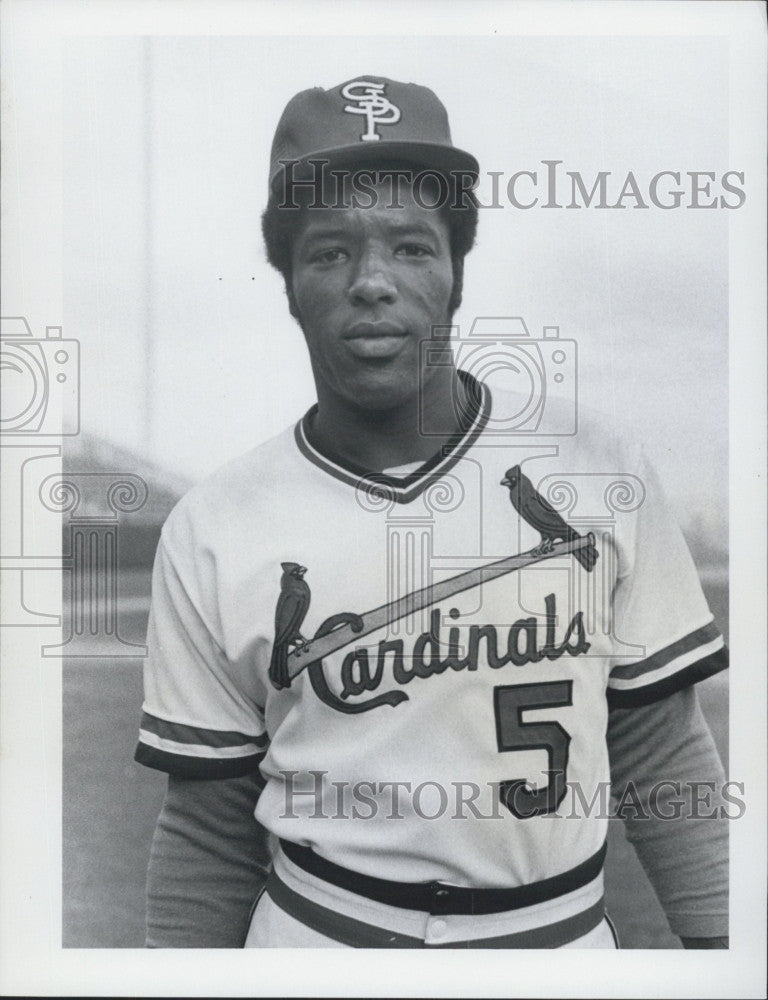 1977 Press Photo Leon Lee Of The St Pete Cardinals - Historic Images