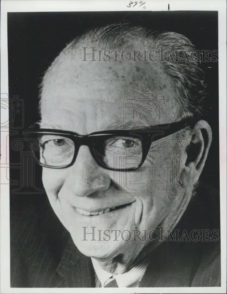 1974 Press Photo Sportscaster, Red Barber on the NBC  radio - Historic Images