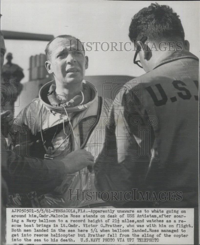 1961 Press Photo Cmdr Malcolm Rosa &amp; Lt Cmdr Victor G Prather - Historic Images