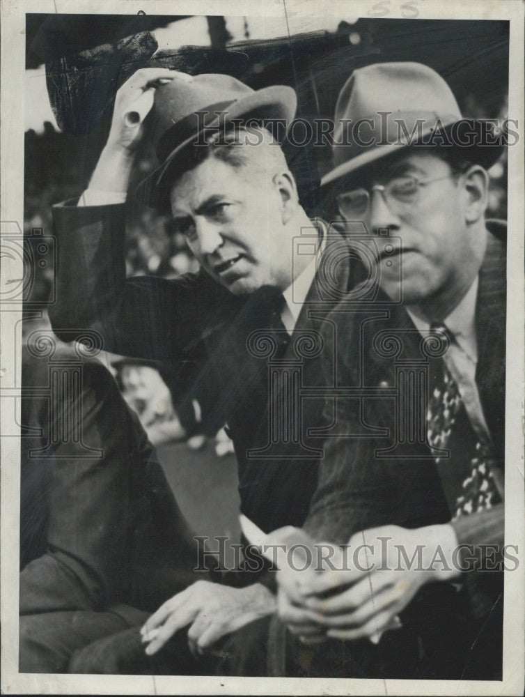 1940 Press Photo Boston Bucs coach Eddie Casey - Historic Images