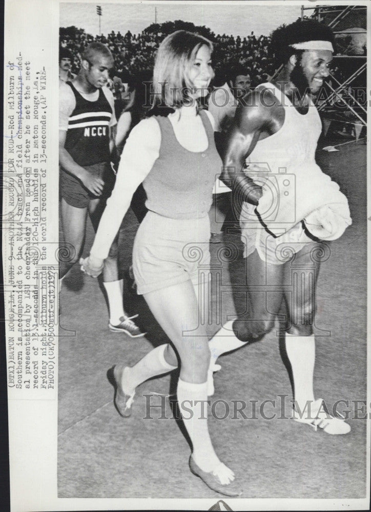 1973 Press Photo Rodney Milburn of Southern Univ in 110 hurdles Fran  Meador LSU - Historic Images