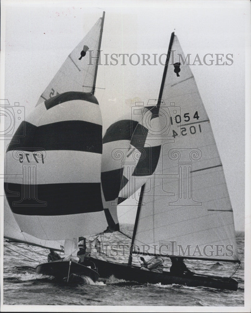 1964 Press Photo Sailboat races in Florida waters - Historic Images