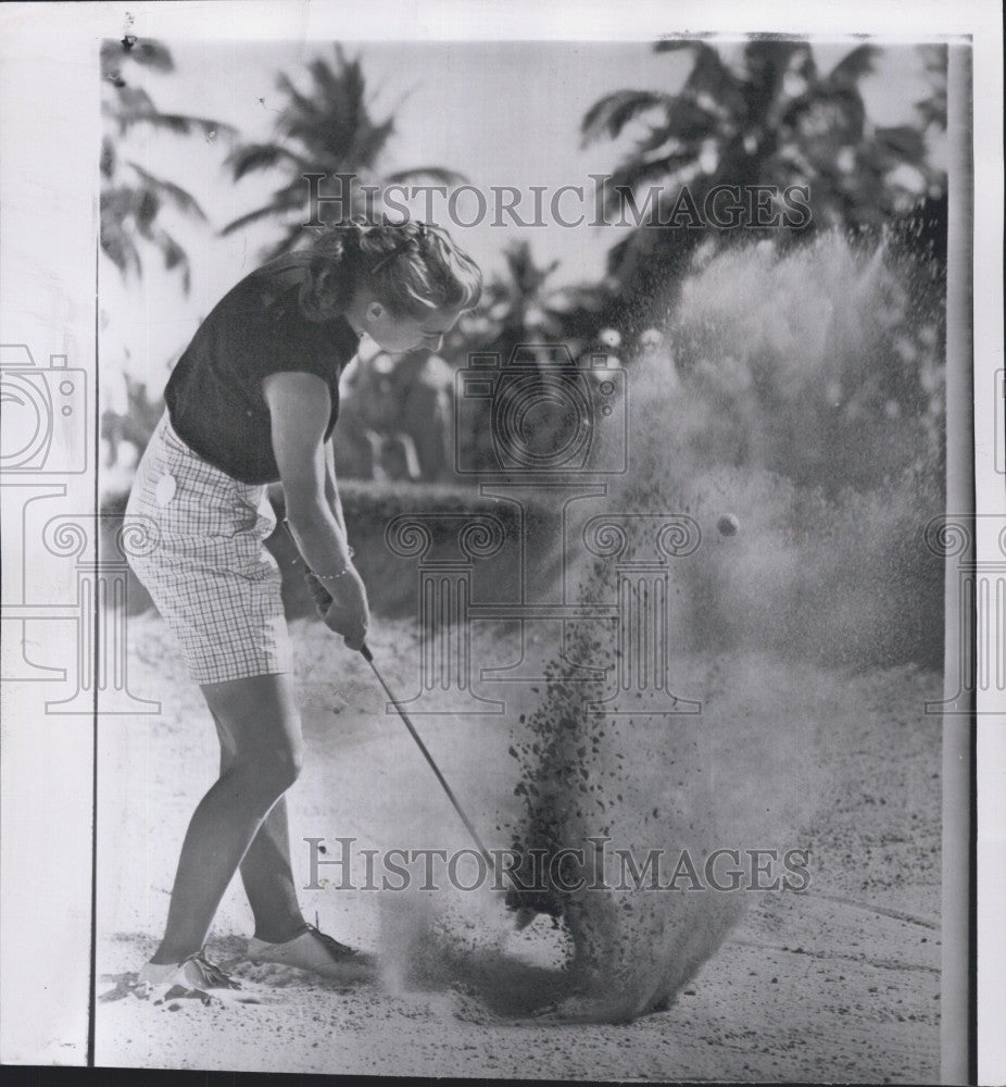 1957 Press Photo Marlene Hagge in  Miami Beach open golf tourny - Historic Images