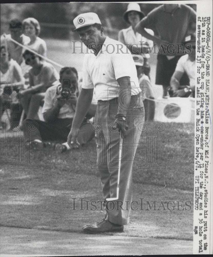 1963 Press Photo Julius Boros  in Buick Open golf tourny - Historic Images