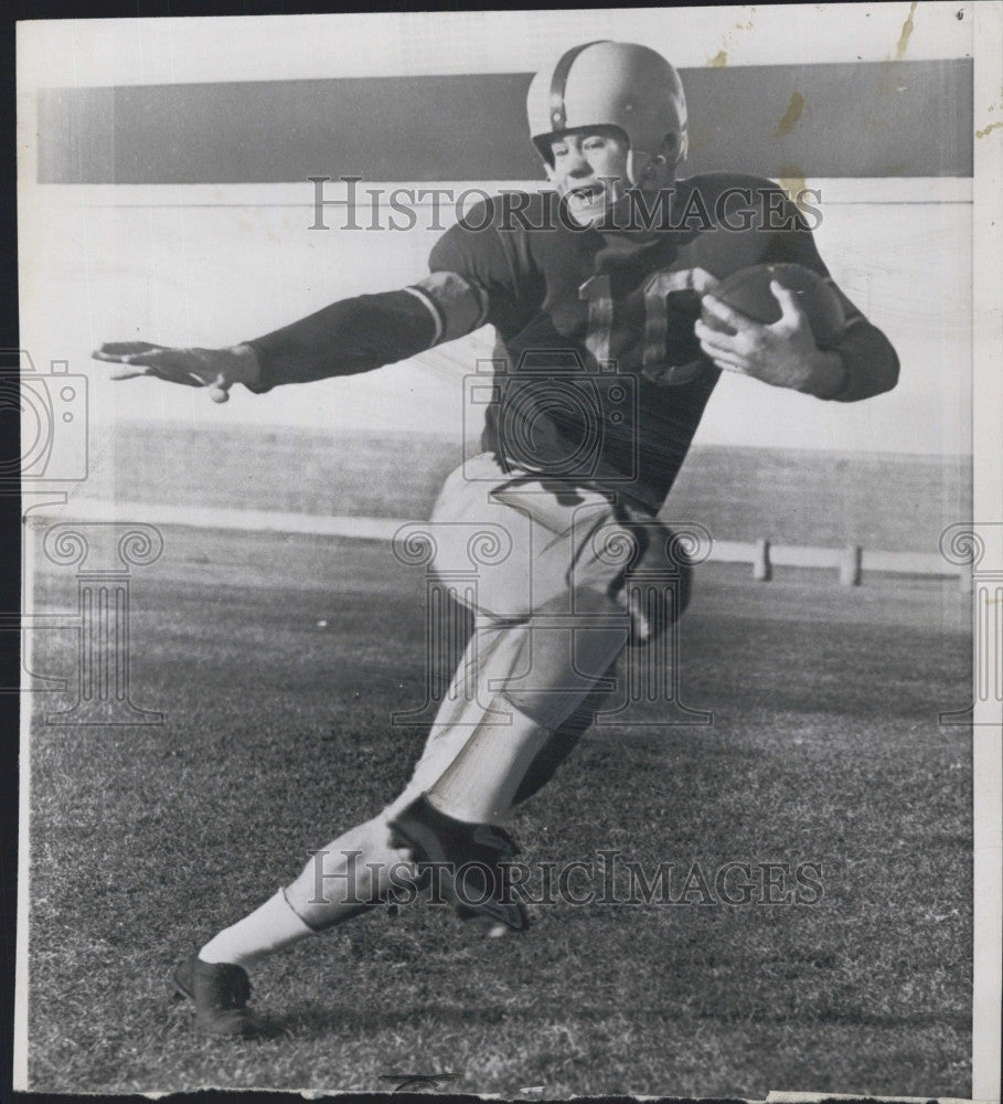 1953 Press Photo Football player Paul Giel on the field - Historic Images