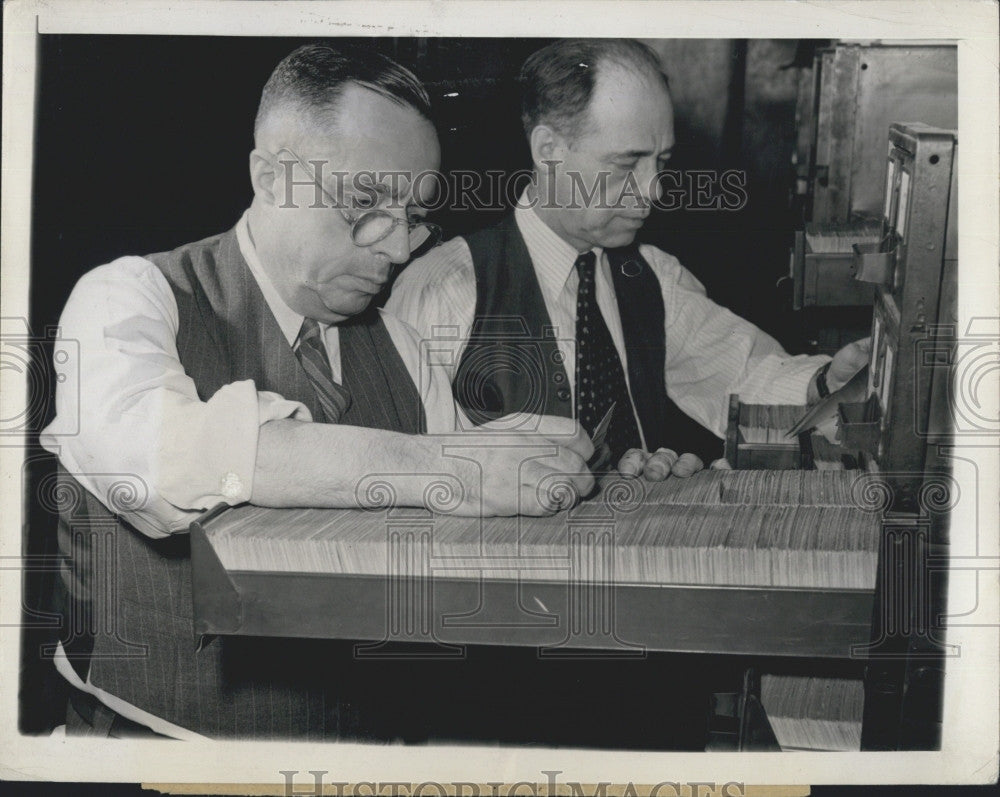 1943 Press Photo sports writer Taylor Spink and editor Edgar Brands - Historic Images